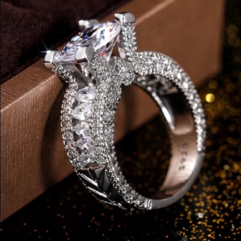 NEW 925 sterling silver diamond ring - Picture 4 of 5